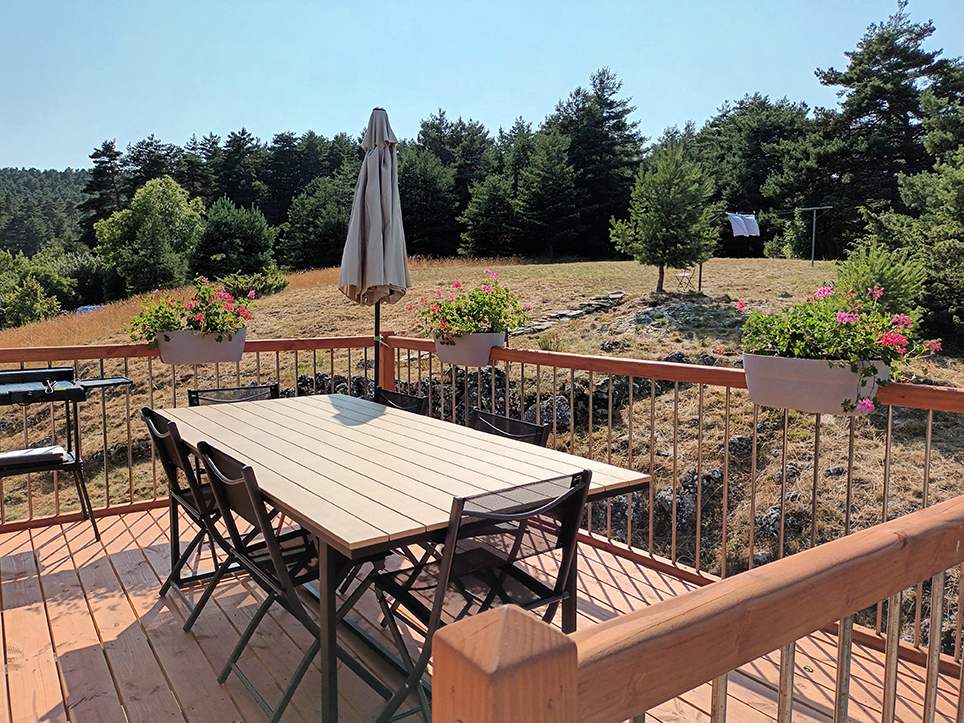 Terrasse avec vue gite lou percat Terrasse avec vue gite lou percat